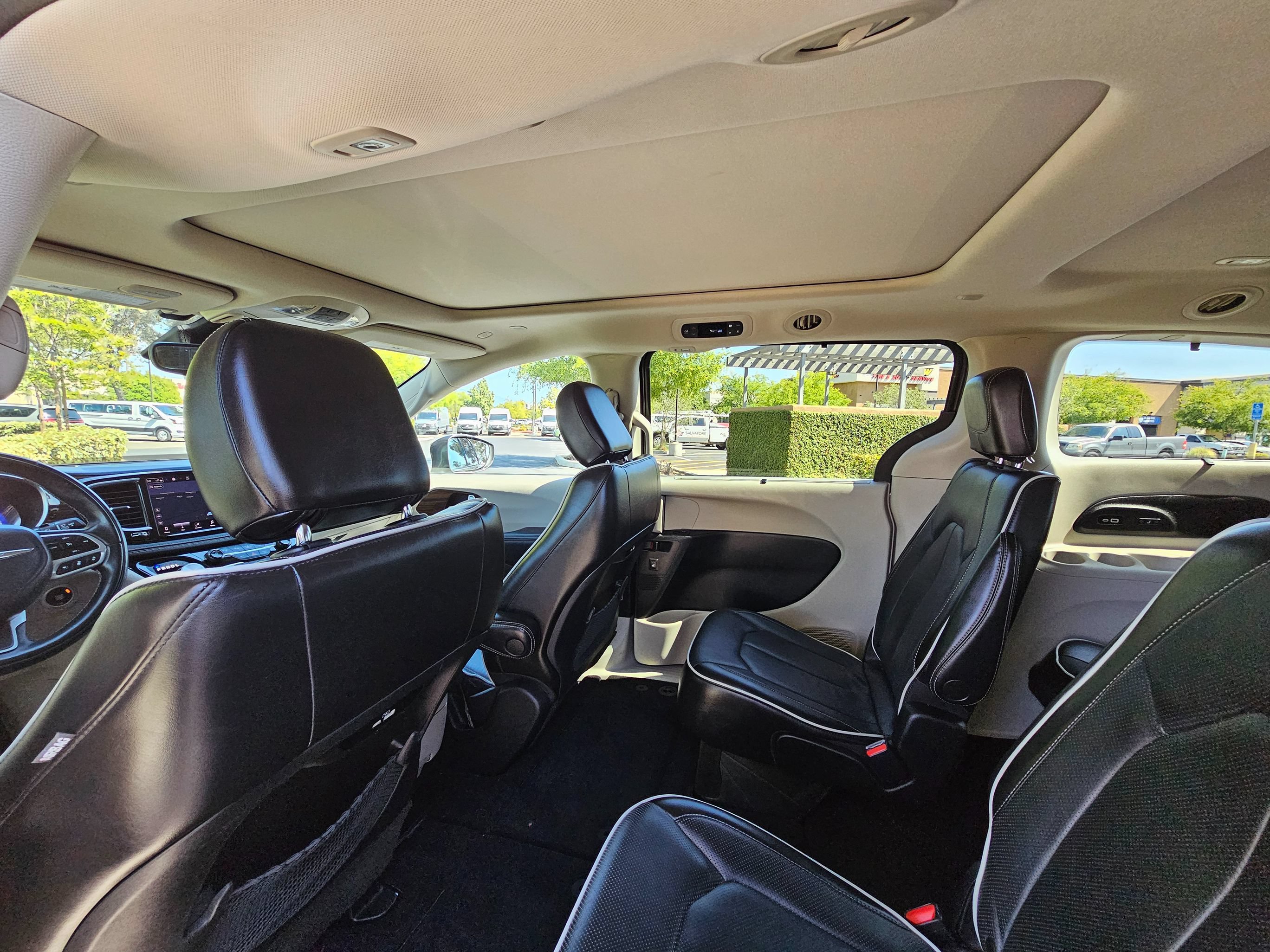 Used 2022 Chrysler Pacifica Limited FWD image 20