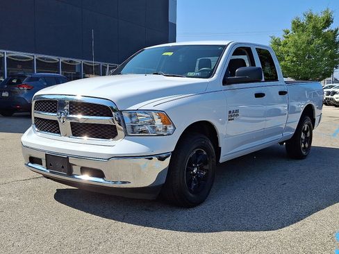 Used 2024 RAM 1500 Classic SLT image 3