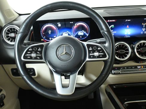 Certified 2022 Mercedes-Benz GLB 250 4MATIC image 18