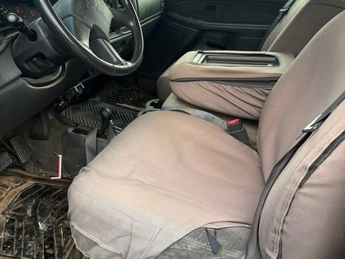 Used 2003 Chevrolet Silverado 2500 LS AWD/4WD image 5