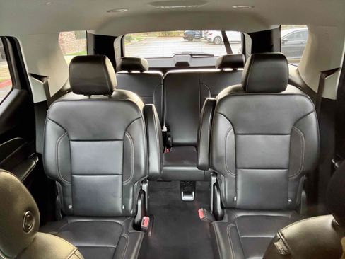 Used 2019 Chevrolet Traverse LT w/ LPO, Floor Liner Package FWD image 63