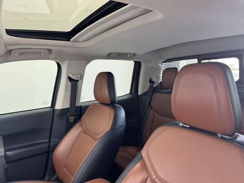 Used 2023 Ford Maverick Lariat w/ Lariat Luxury Package image 5