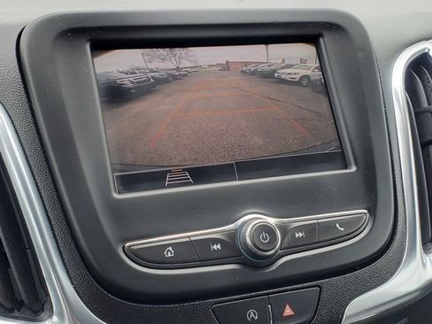 Used 2022 Chevrolet Equinox LS w/ LS Convenience Package FWD image 25