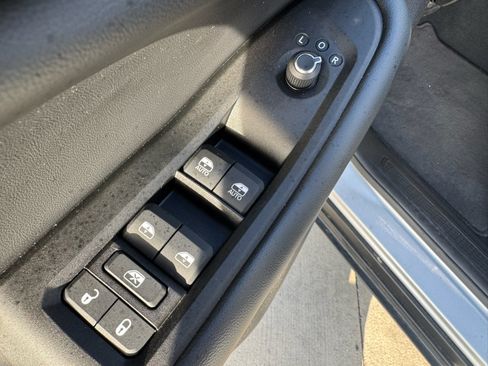 Used 2024 Jeep Grand Cherokee Altitude RWD image 11