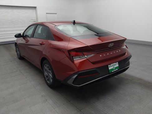 Used 2024 Hyundai Elantra SEL FWD image 5