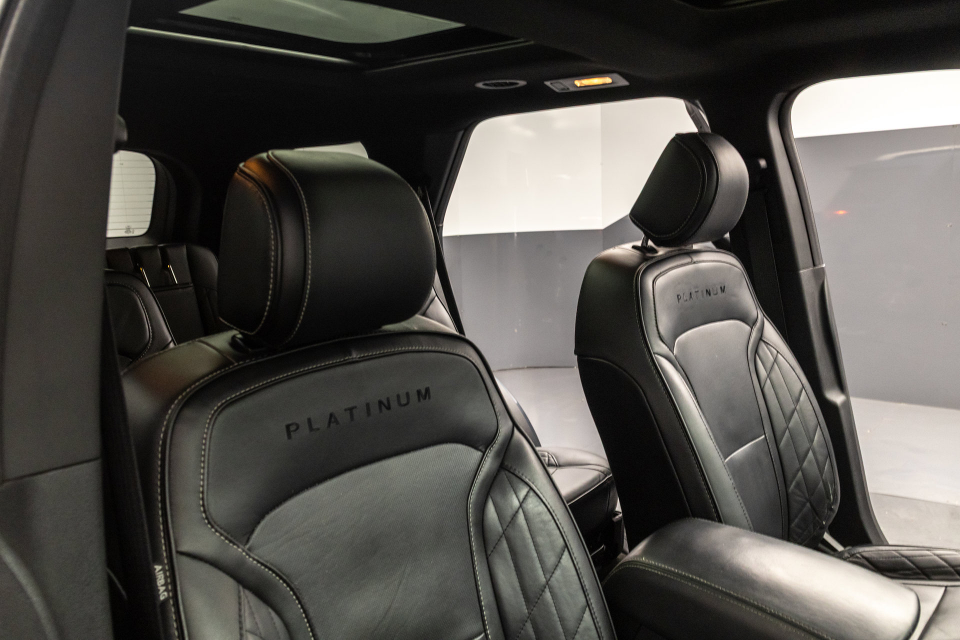 Used 2017 Ford Explorer Platinum AWD/4WD image 41