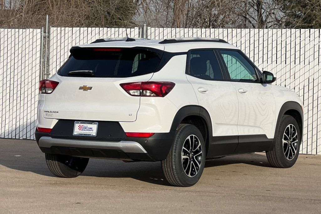 New 2026 Chevrolet TrailBlazer LT w/ Convenience Package FWD image 4