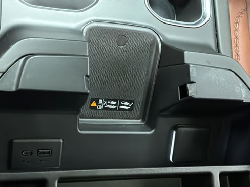 Used 2024 GMC Sierra 1500 Denali Ultimate AWD/4WD image 37