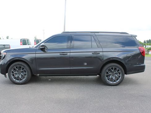 Used 2026 Ford Expedition Max Platinum w/ Stealth Appearance Package AWD/4WD image 4