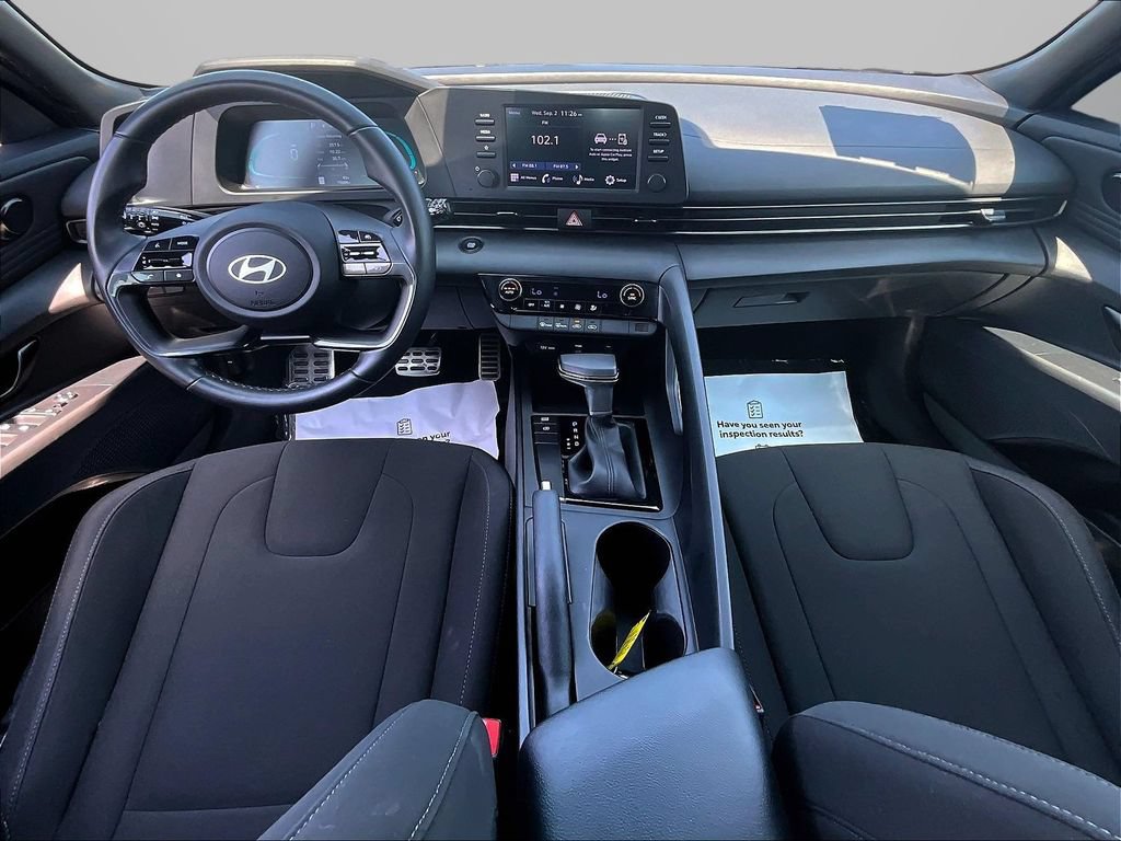 Certified 2025 Hyundai Elantra Sport FWD image 8