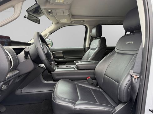 Certified 2025 Ford Expedition Max Platinum image 9