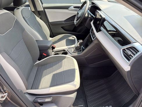 New 2026 Volkswagen Taos SE FWD image 30