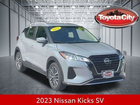 Used 2023 Nissan Kicks SV FWD image 1