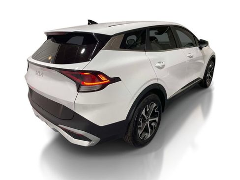 Used 2025 Kia Sportage EX FWD image 4
