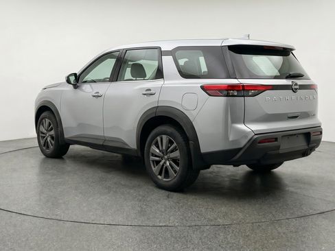Used 2025 Nissan Pathfinder SV FWD image 6