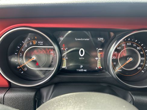 Used 2023 Jeep Gladiator Rubicon w/ LED Lighting Group AWD/4WD image 13