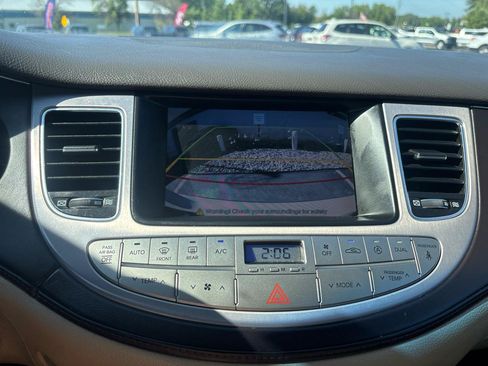Used 2012 Hyundai Genesis 3.8 w/ Premium Pkg RWD image 18