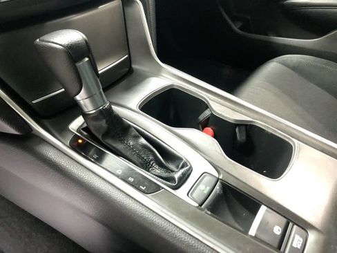 Used 2018 Honda Accord LX image 24