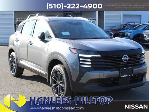 New 2026 Nissan Kicks SR w/ Illumination Package FWD image 5