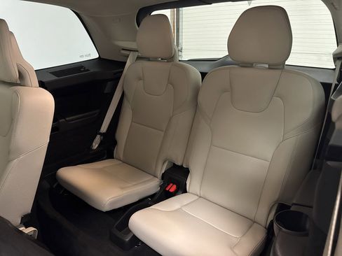 Used 2019 Volvo XC90 T6 Momentum AWD/4WD image 15