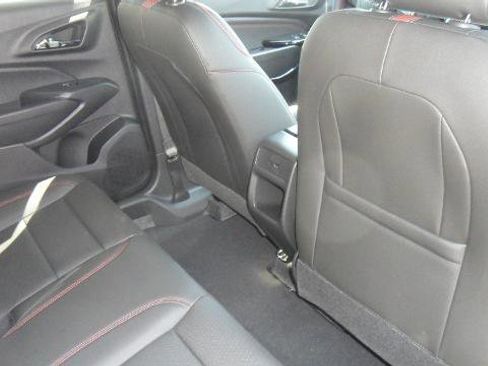 Used 2026 Chevrolet Trax RS FWD image 14