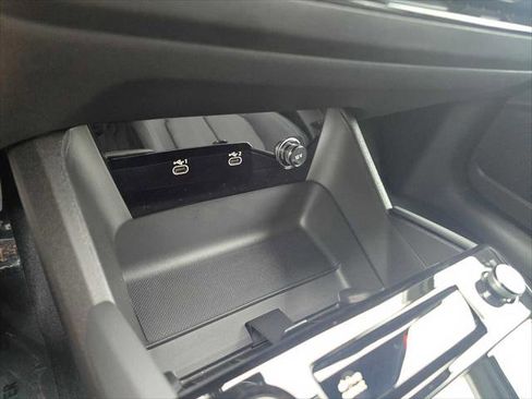 New 2025 Audi Q6 e-tron Premium AWD/4WD image 32