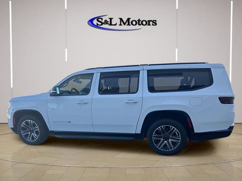 Certified 2024 Jeep Wagoneer L Series II w/ Flexible Seating Group AWD/4WD image 5