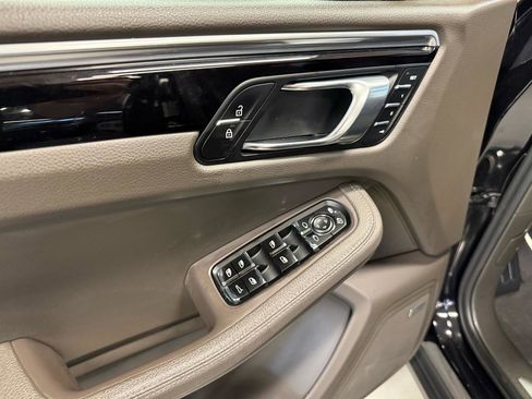 Used 2021 Porsche Macan S AWD/4WD image 33