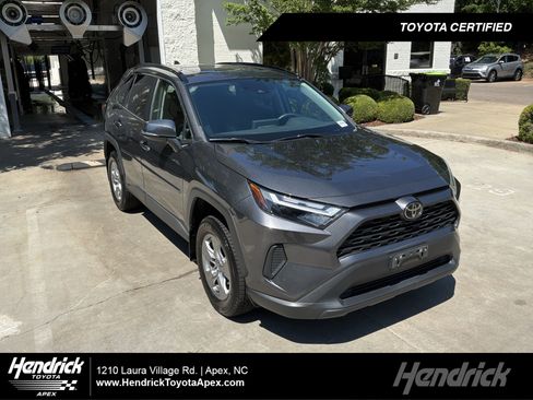 Used 2022 Toyota RAV4 XLE w/ Convenience Package AWD/4WD image 1