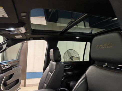 Certified 2023 Chevrolet Suburban High Country image 17