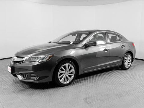 Used 2018 Acura ILX FWD image 2