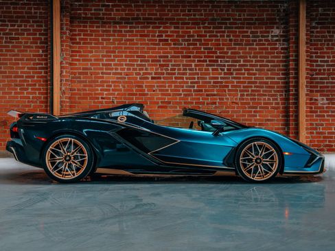Used 2021 Lamborghini Sian Roadster AWD/4WD image 4