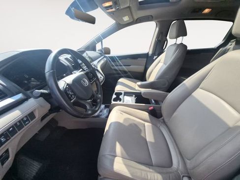 Certified 2024 Honda Odyssey Touring image 9