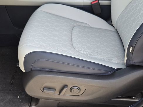 New 2026 Kia Carnival SX w/ SX Dark Edition Package FWD image 17