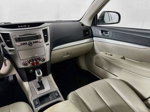 Used 2011 Subaru Outback 2.5i Premium w/ All-Weather Pkg AWD/4WD image 20