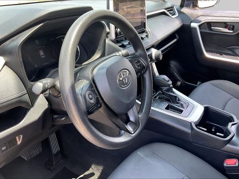 Used 2025 Toyota RAV4 XLE FWD image 18