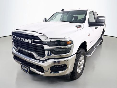 Used 2025 RAM 2500 Big Horn AWD/4WD image 3