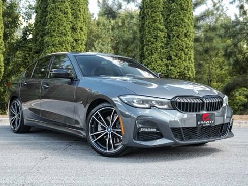 Used 2022 BMW 330e w/ M Sport Package RWD image 5