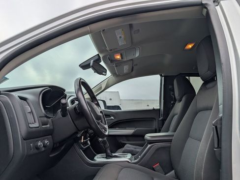 Used 2019 Chevrolet Colorado LT w/ LT Convenience Package AWD/4WD image 9