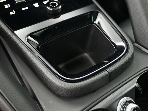 Certified 2026 Porsche Cayenne AWD/4WD image 17
