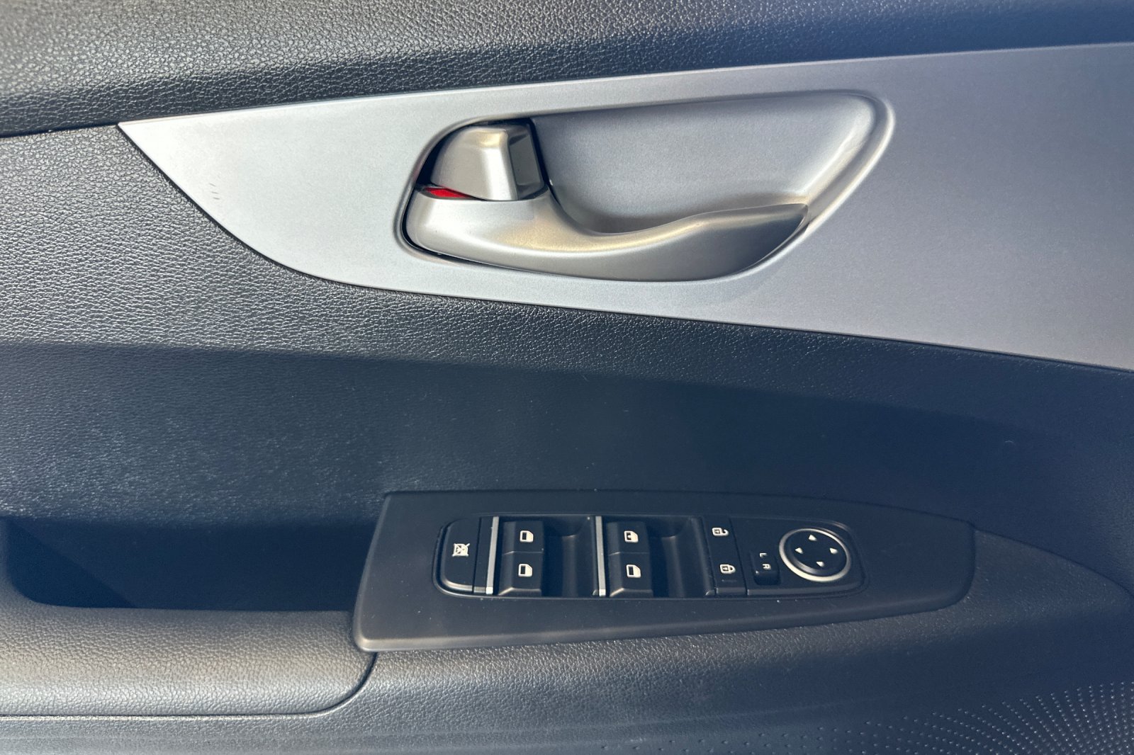 Used 2024 Kia Forte LXS FWD image 12