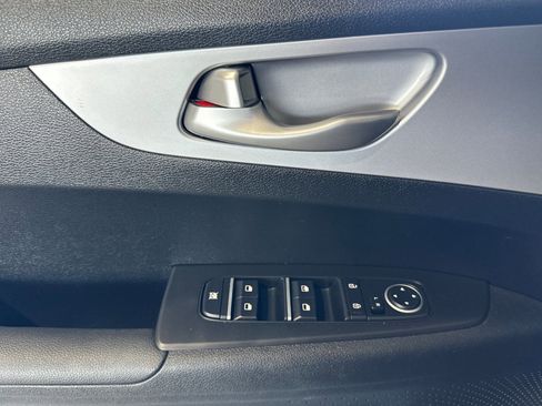 Used 2024 Kia Forte LXS FWD image 12