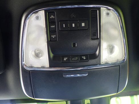 Used 2018 Jeep Grand Cherokee Limited AWD/4WD image 26