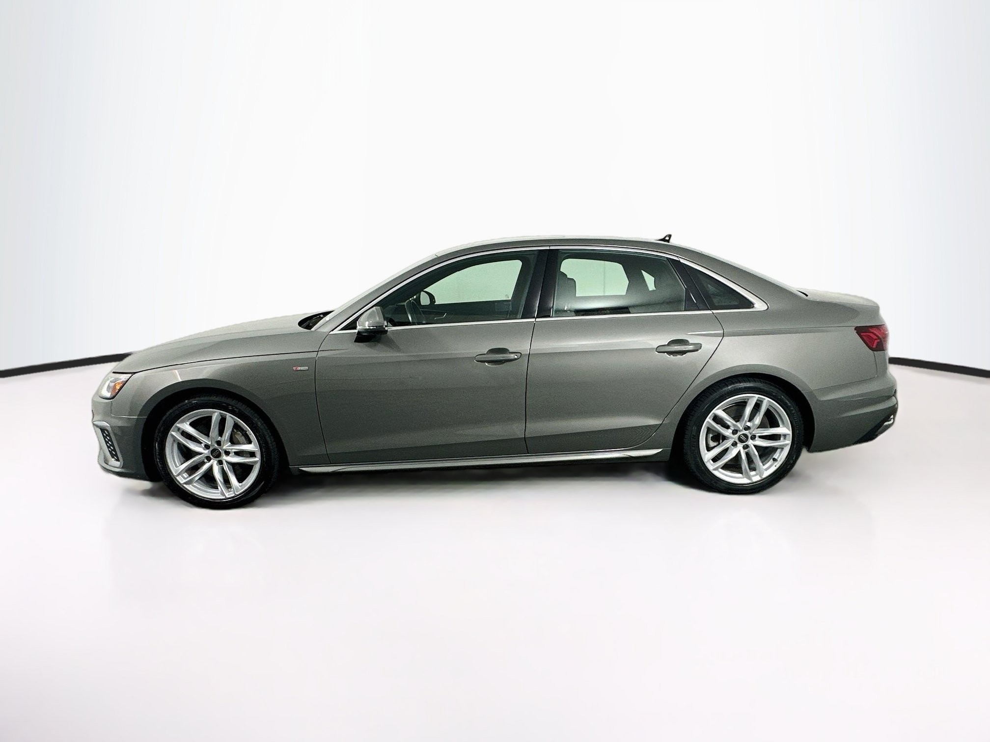 Used 2024 Audi A4 2.0T Premium Plus AWD/4WD image 4