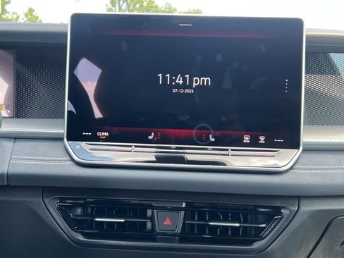 New 2025 Volkswagen Tiguan SE R-Line image 13