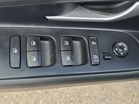 Used 2023 Hyundai Elantra SEL w/ Convenience Package image 26