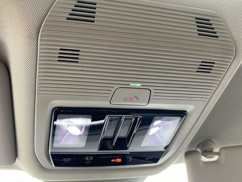 Used 2024 Volkswagen Atlas Peak Edition SE image 35