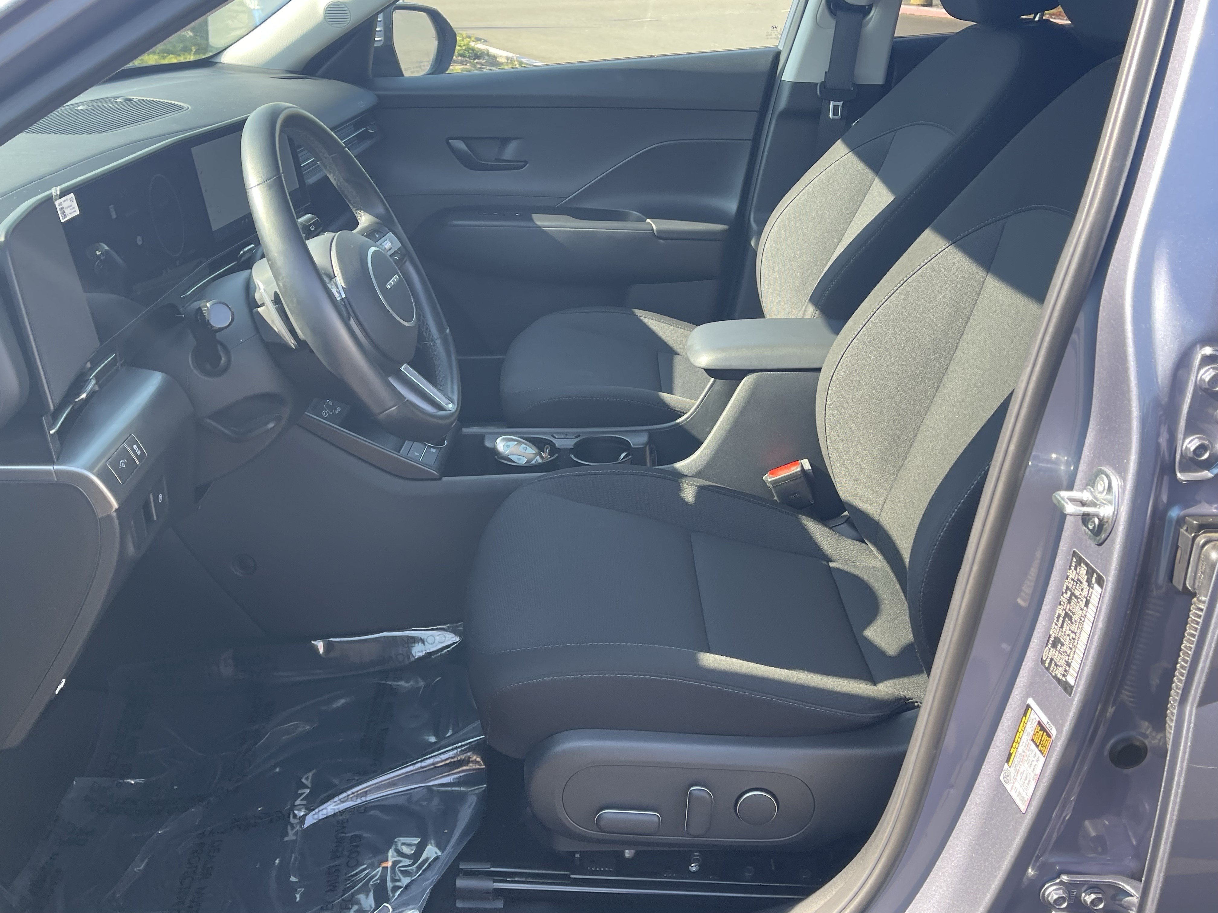 Used 2024 Hyundai Kona SEL FWD image 11