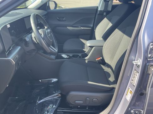Used 2024 Hyundai Kona SEL FWD image 11