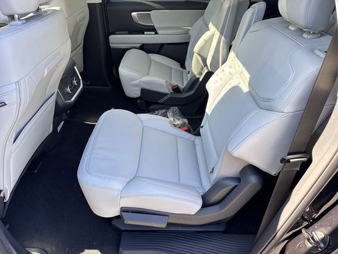 New 2026 Ford Expedition Max Platinum image 22